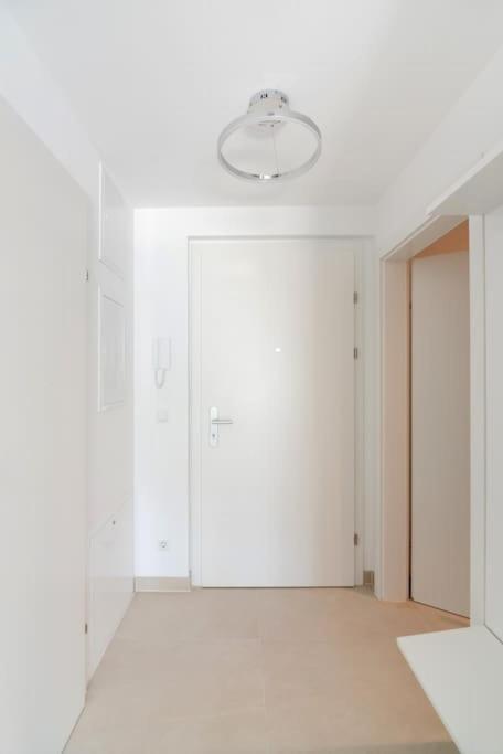Neu Und Hell In Zentraler Ruhelage Mit Parkplatz Apartment Vienna Exterior photo