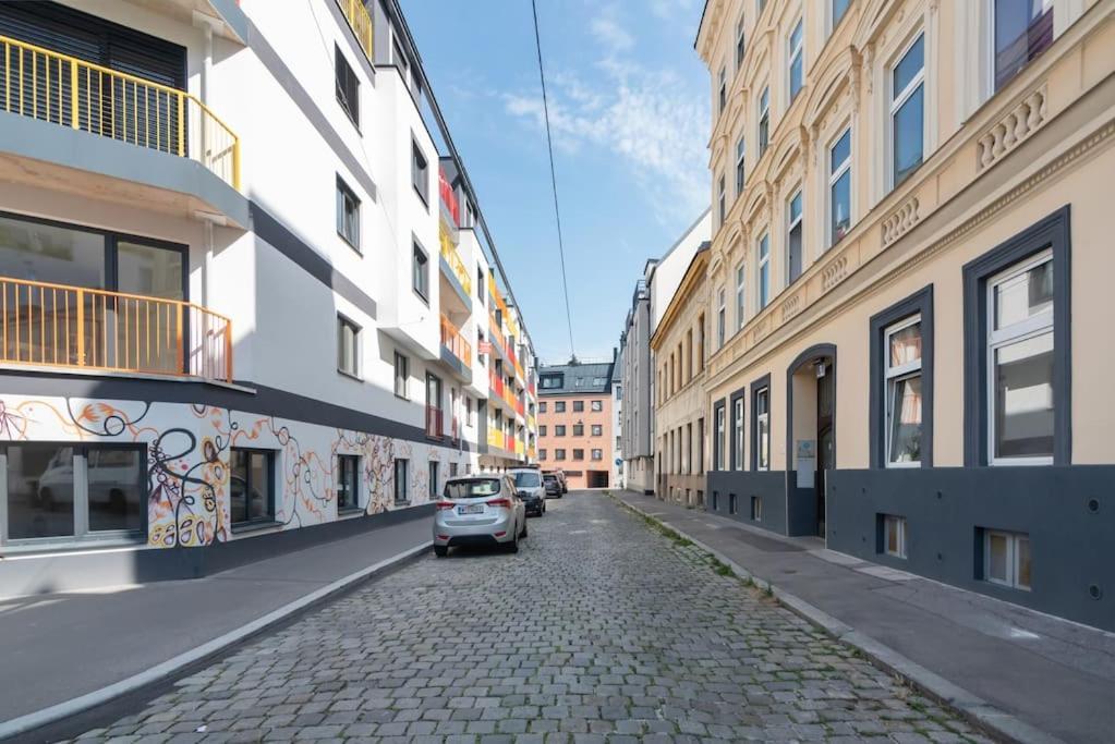 Neu Und Hell In Zentraler Ruhelage Mit Parkplatz Apartment Vienna Exterior photo