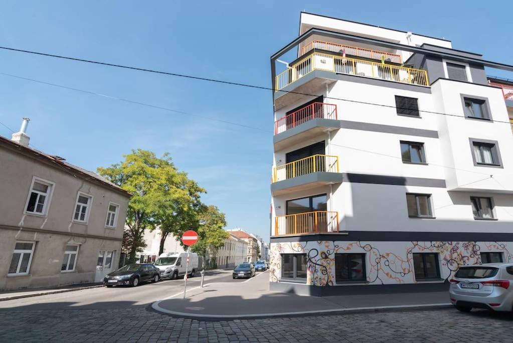Neu Und Hell In Zentraler Ruhelage Mit Parkplatz Apartment Vienna Exterior photo